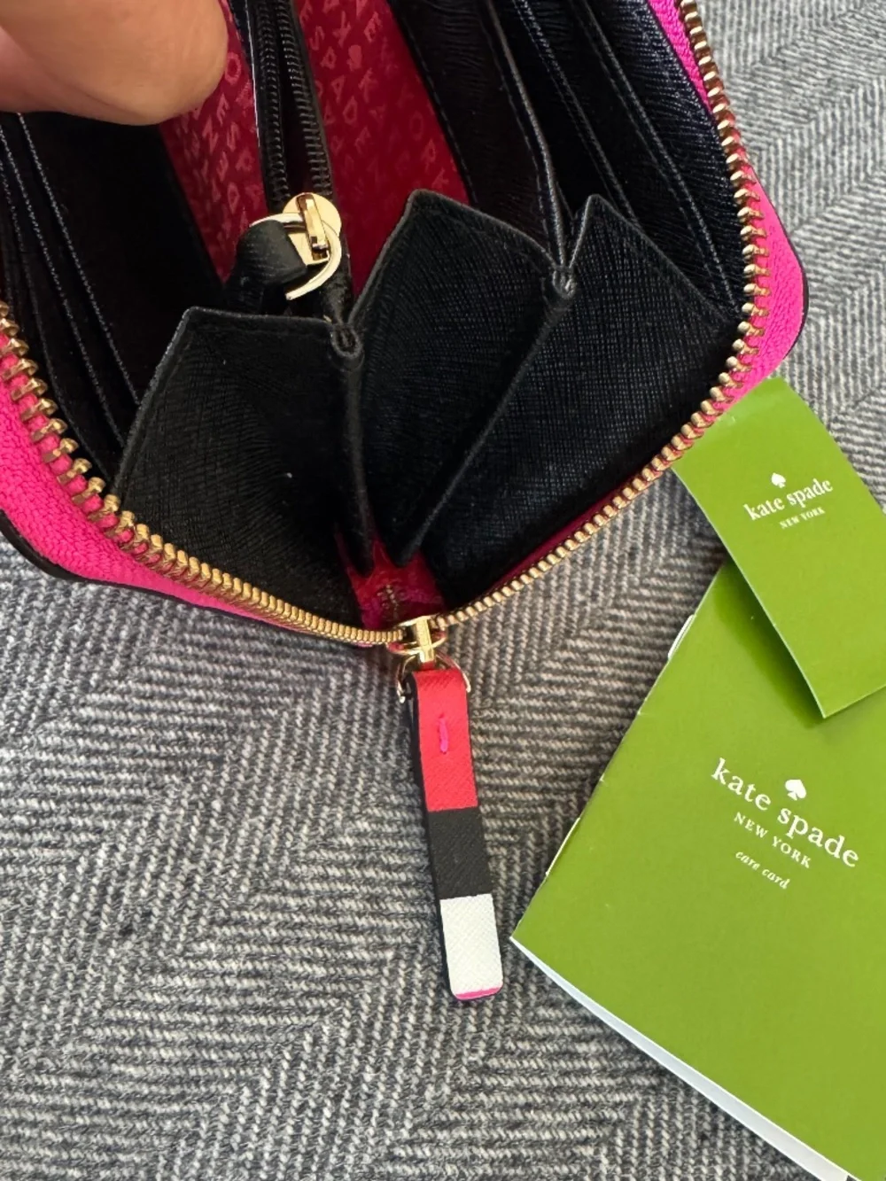NWT, KATE SPADE DARLING STRIPE WALLET WITH ZIPPER